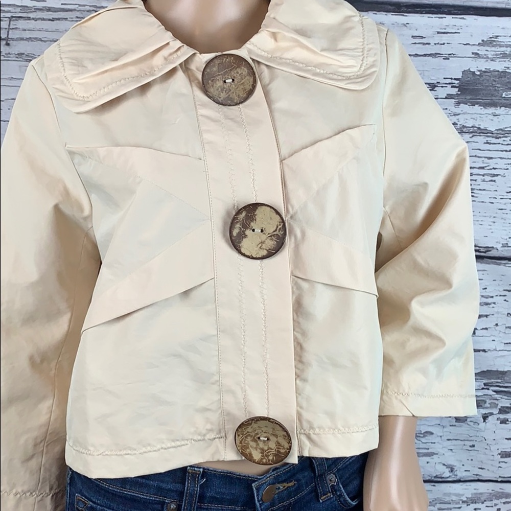 Luii Cropped Jacket With Oversized Buttons - Xl - image 4